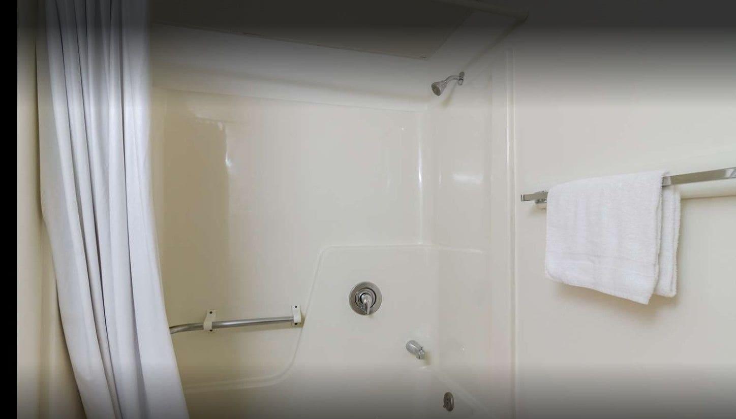 Rodeway Inn Емпория Екстериор снимка